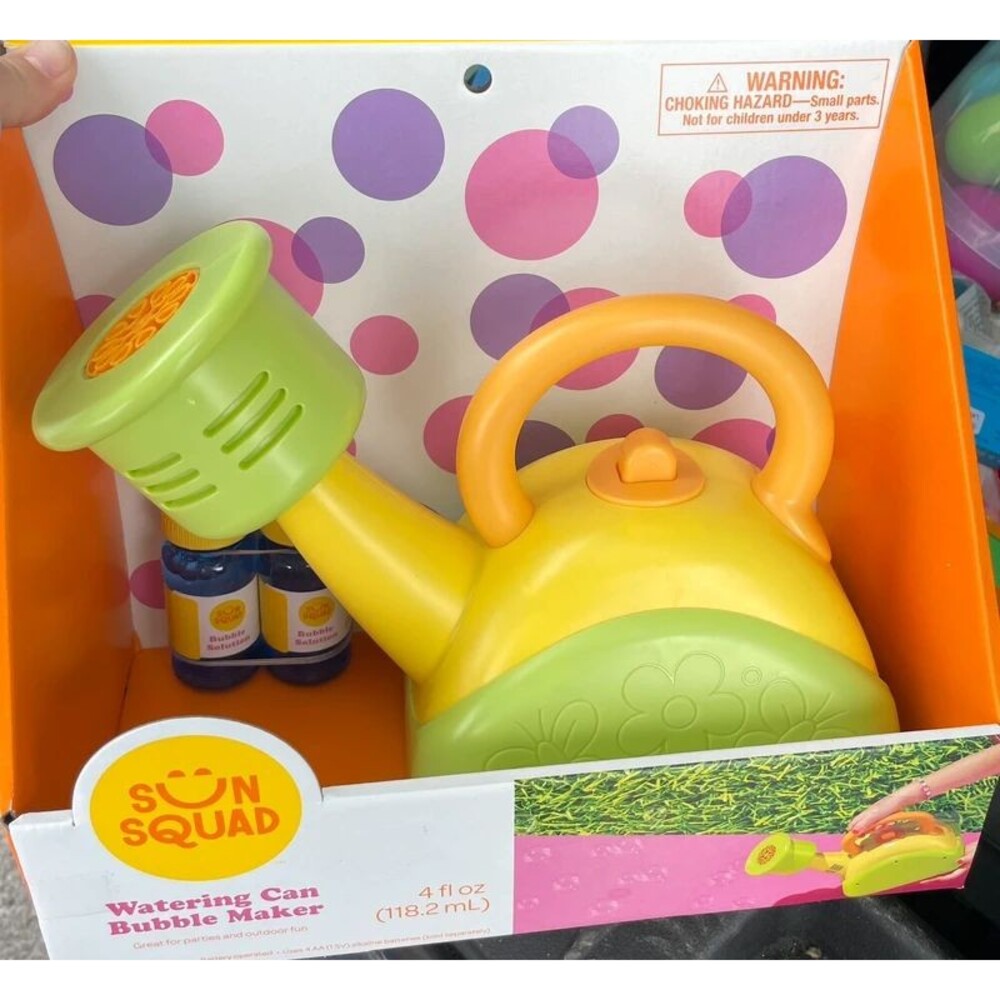 Watering can bubble maker